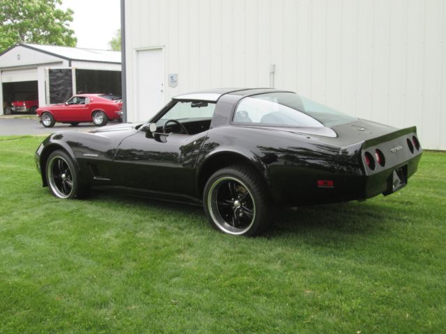 1982 Chevrolet Corvette - photo 3
