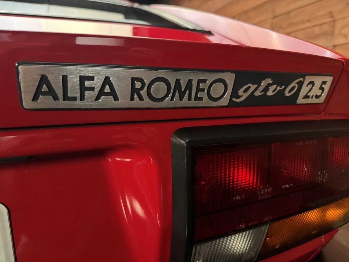 1982 Alfa Romeo GTV6 - photo 10