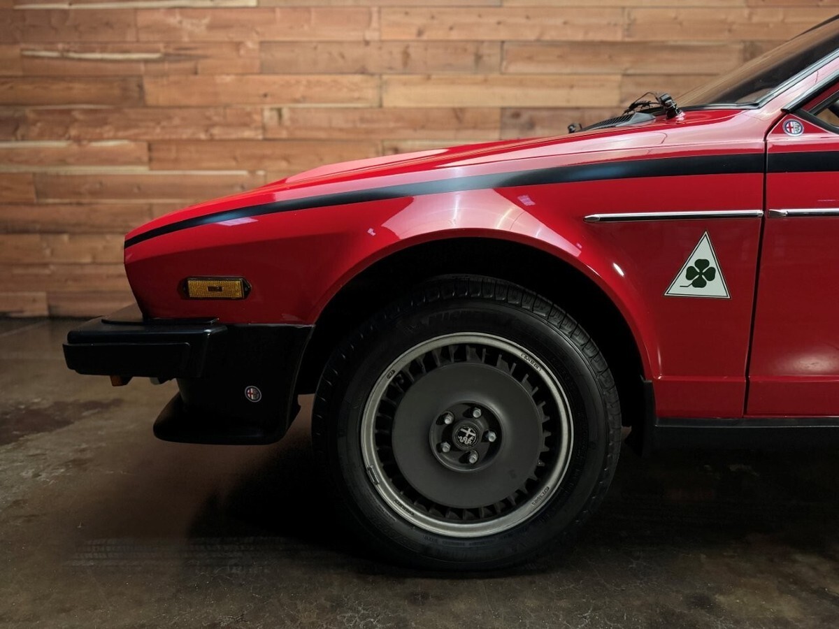 1982 Alfa Romeo GTV6 - photo 4