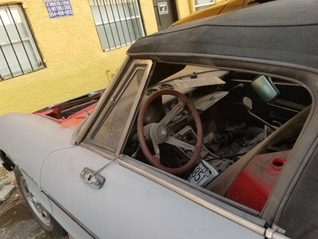 1982 Alfa Romeo Spider Veloce Convertible 2-Door - photo 2