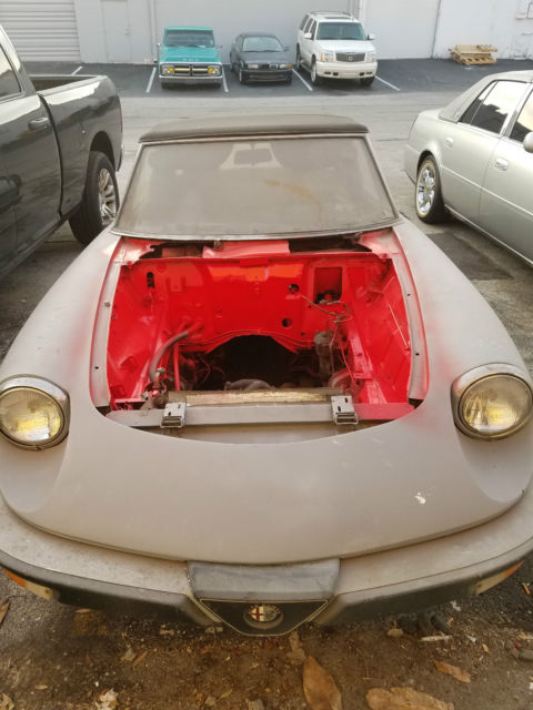 1982 Alfa Romeo Spider Veloce Convertible 2-Door - photo 3