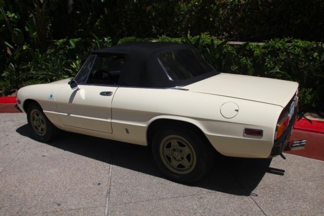 1982 Alfa Romeo Spider Has Factory Hardtop - photo 12