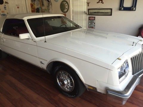 1982 Buick Riviera - photo 2