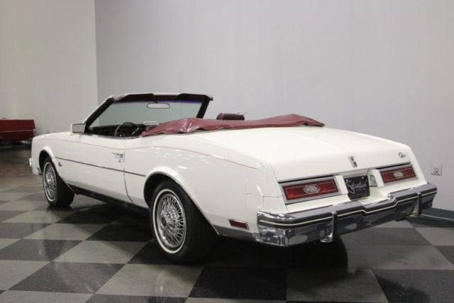 1982 Buick Riviera -- - photo 10