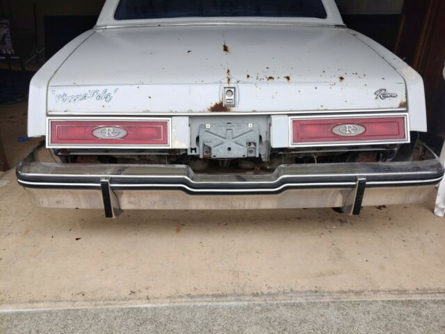 1982 Buick Riviera - photo 4