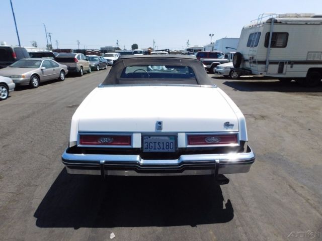 1982 Buick Riviera - photo 2