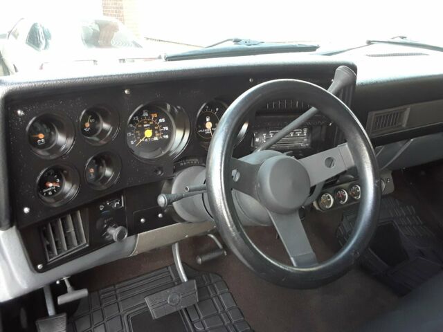 1982 Chevrolet Suburban Silverado - photo 12