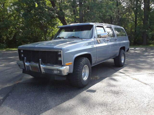 1982 Chevrolet Suburban Silverado - photo 2