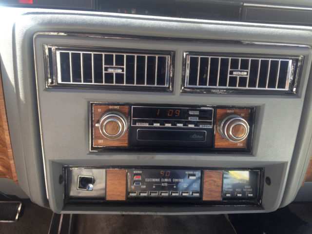 1982 Cadillac DeVille Base Coupe 2-Door - photo 6