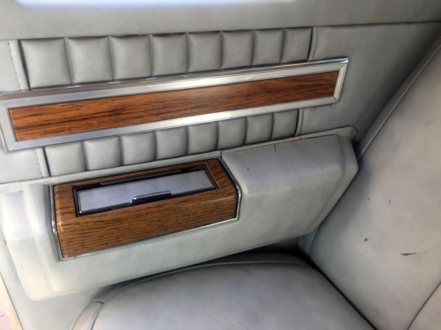 1982 Cadillac DeVille Base Coupe 2-Door - photo 9