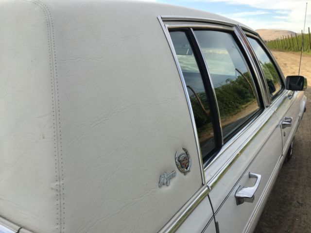 1982 Cadillac Brougham de elegance - photo 8