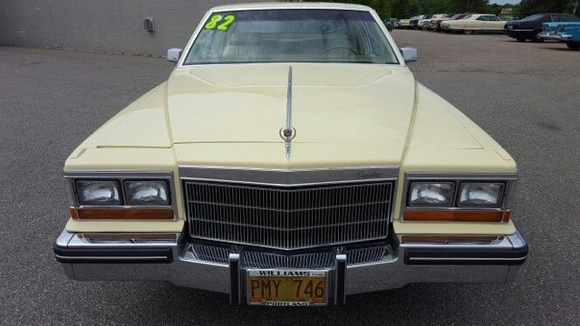 1982 Cadillac DeVille - photo 2