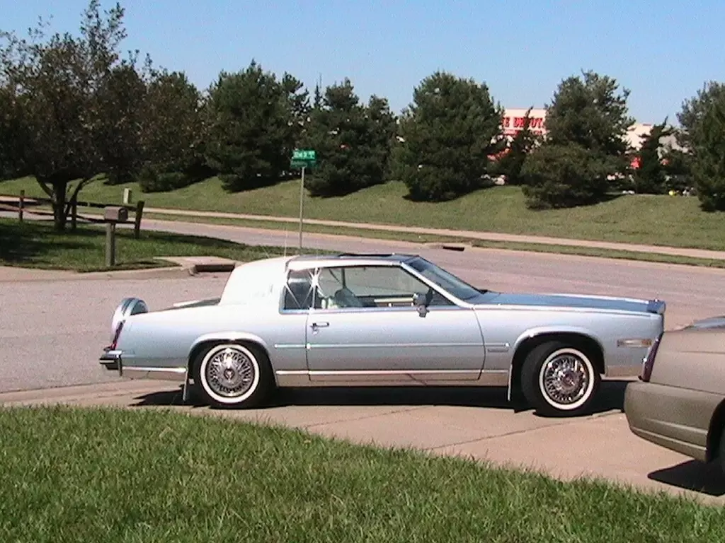 1982 Cadillac Eldorado Coupe Blue BIARRITZ 1982 Cadillac Eldorado BIARRITZ