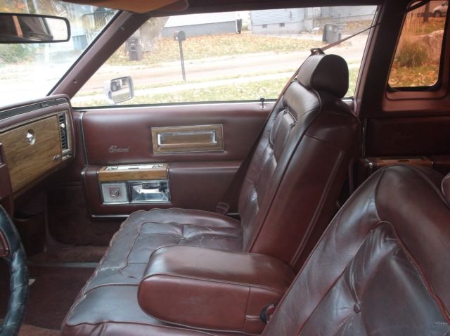 1982 Cadillac Fleetwood Brougham - photo 11
