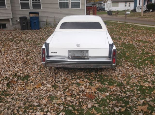 1982 Cadillac Fleetwood Brougham - photo 3