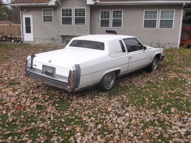 1982 Cadillac Fleetwood Brougham - photo 4