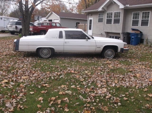 1982 Cadillac Fleetwood Brougham - photo 5