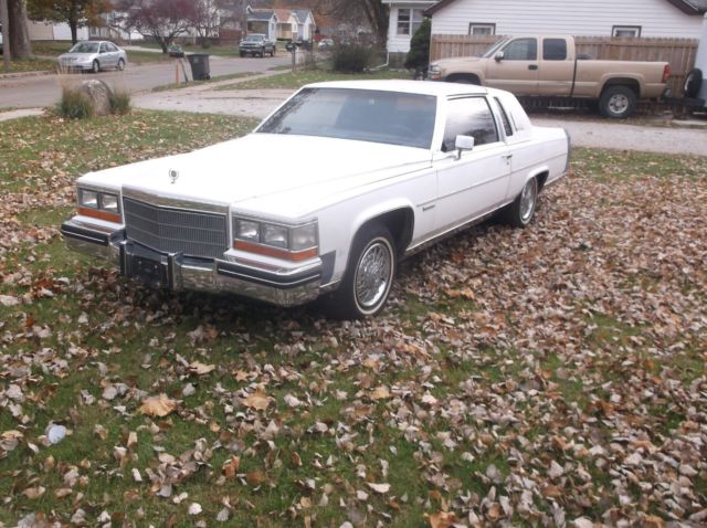1982 Cadillac Fleetwood Brougham - photo 8