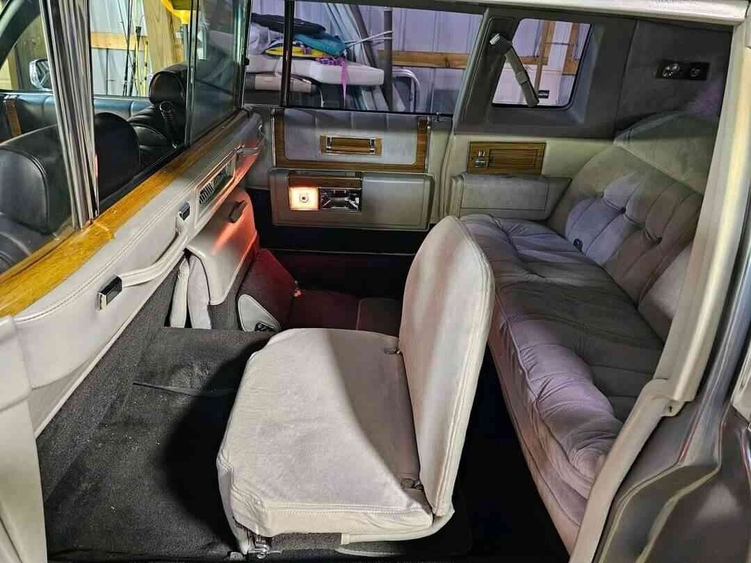 1982 Cadillac Fleetwood FORMAL - photo 12