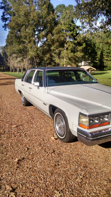 1982 Cadillac DeVille chrome - photo 3