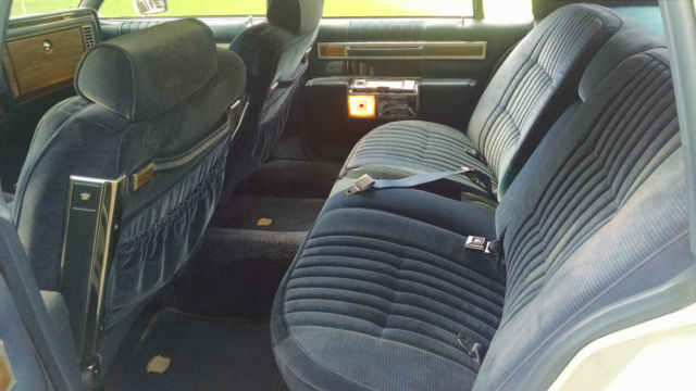 1982 Cadillac DeVille chrome - photo 9