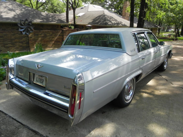 1982 Cadillac DeVille Silver - photo 2