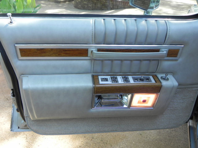 1982 Cadillac DeVille Silver - photo 5