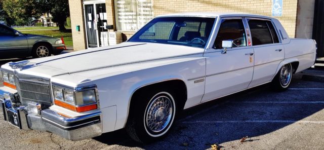 1982 Cadillac DeVille Sedan Deville - photo 2