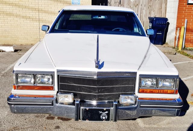 1982 Cadillac DeVille Sedan Deville - photo 4