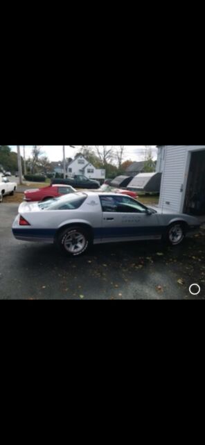 1982 Chevrolet Camaro Z28 Indy 500 pace car - photo 2