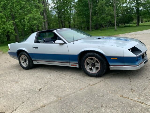1982 Chevrolet Camaro Z28 Pace Car - photo 2