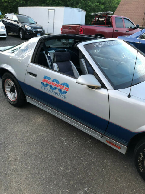 1982 Chevrolet Camaro Z28 Pace Car - photo 3