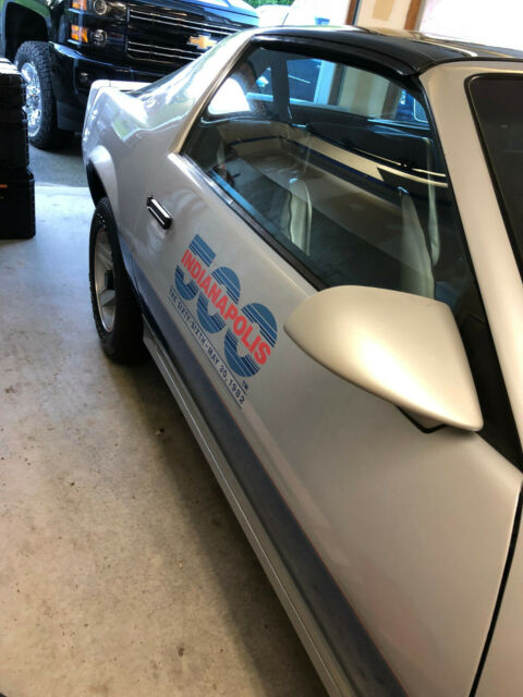 1982 Chevrolet Camaro Z28 Pace Car - photo 4