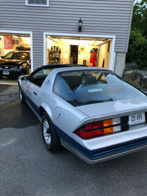 1982 Chevrolet Camaro Z28 Pace Car - photo 8