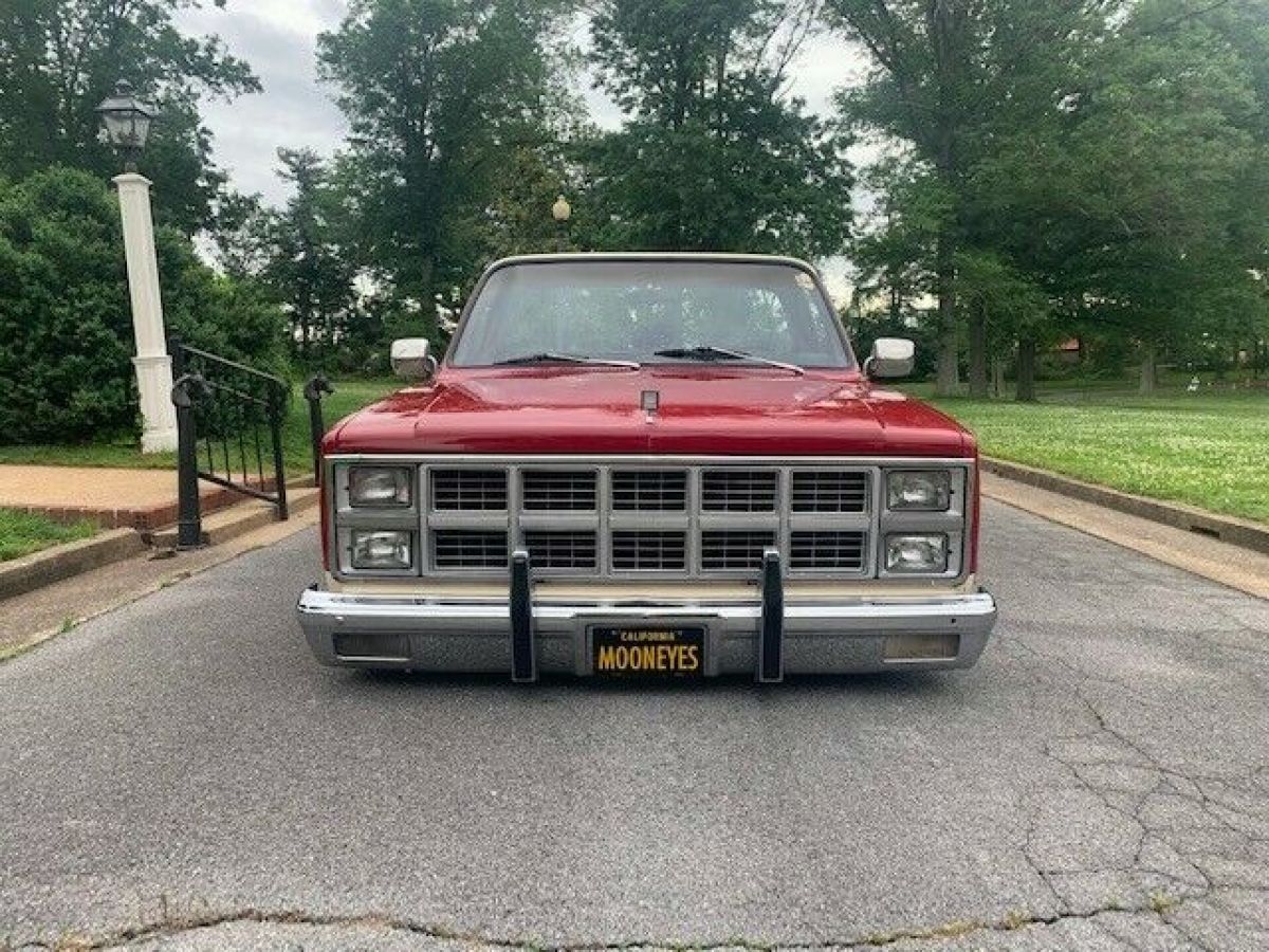 1982 Chevrolet C-10 - photo 2