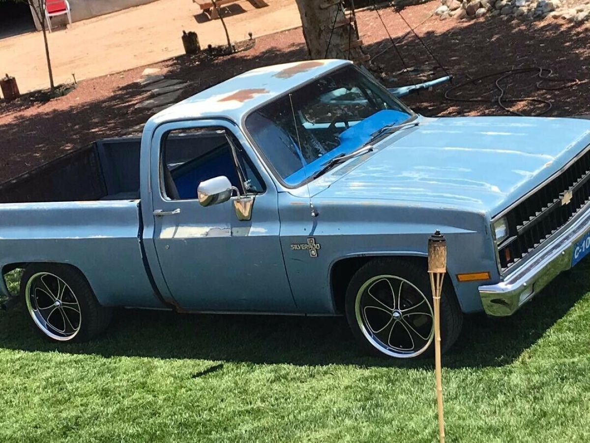 1982 Chevrolet C-10 - photo 2