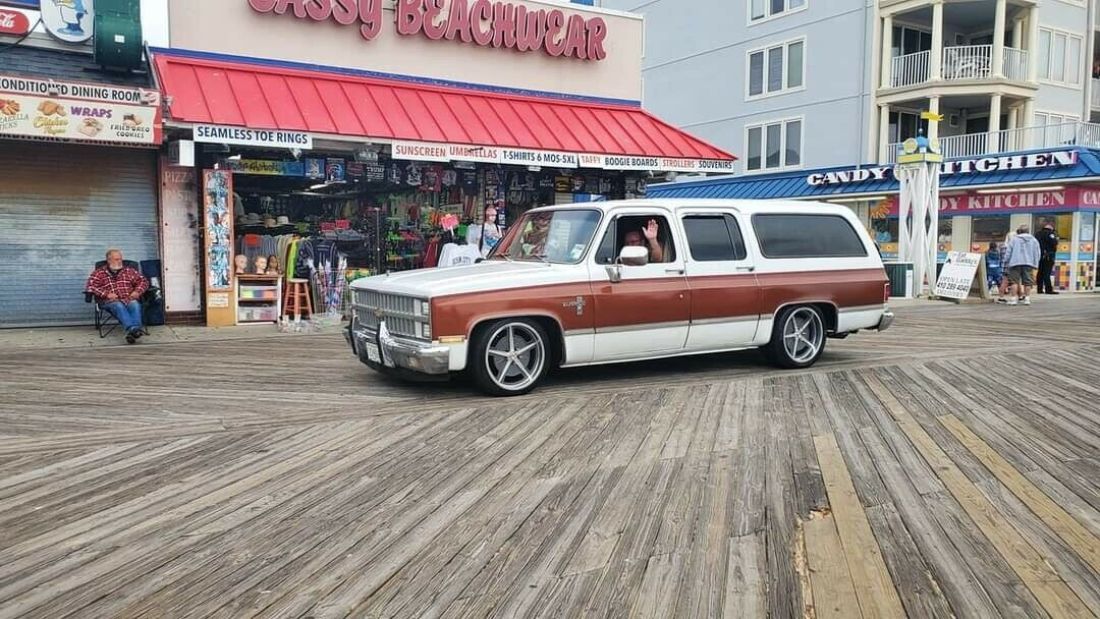 1982 Chevrolet C10 Suburban C10 - photo 3