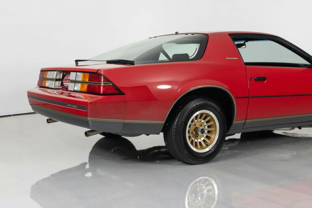 1982 Chevrolet Camaro Berlinetta 14k Miles - photo 11