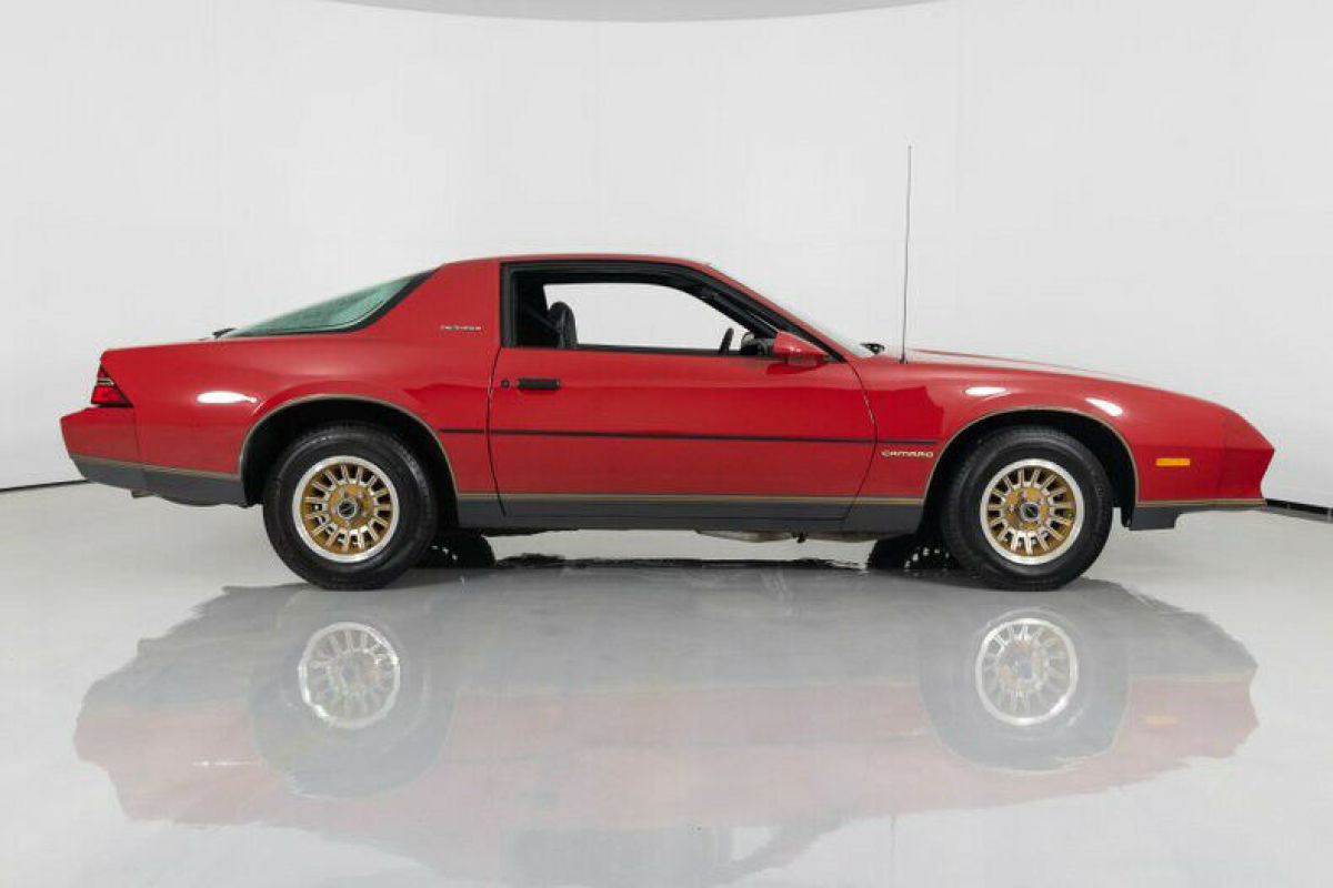 1982 Chevrolet Camaro Berlinetta 14k Miles - photo 12