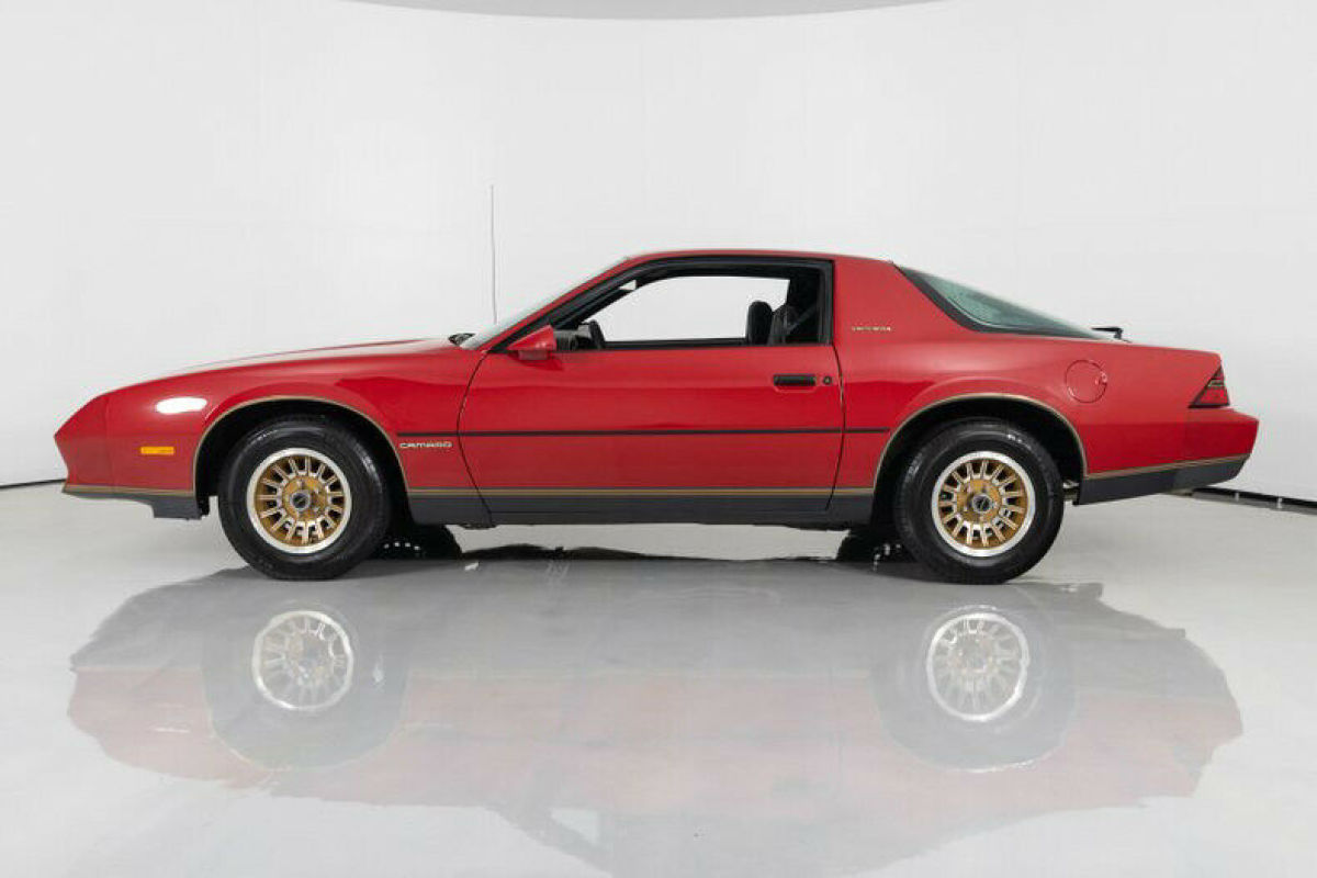 1982 Chevrolet Camaro Berlinetta 14k Miles - photo 7