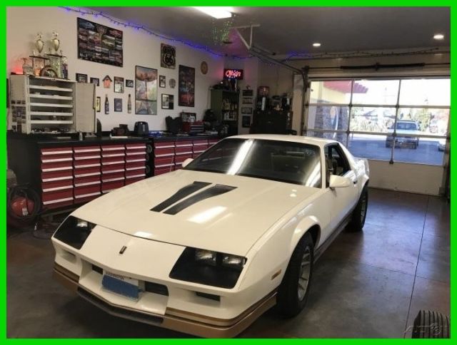 1982 Chevrolet Camaro Z28, 1978 305ci V8, 3-speed Auto Trans, RWD, LOW MILES 1982 Chevrolet Camaro Z28 2-Door Hatchback