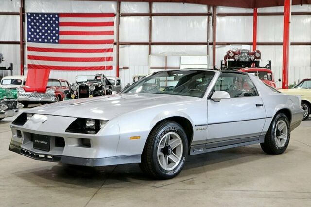 1982 Chevrolet Camaro Z28 31771 Miles Silver Metallic Coupe 305ci V8 4-Speed Ma 1982 Chevrolet Camaro --