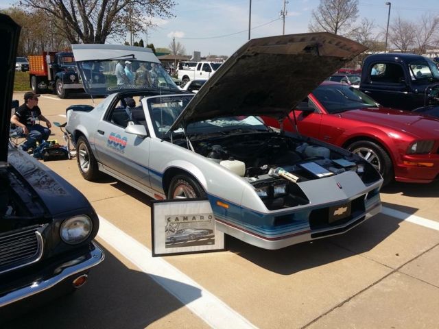 1982 Chevrolet Camaro Z28 Indianapolis 500 Pace Car Coupe 2-Door 5.0L 1982 Chevrolet Camaro Z28 Indianapolis 500 Pace Car Coupe 2-Door