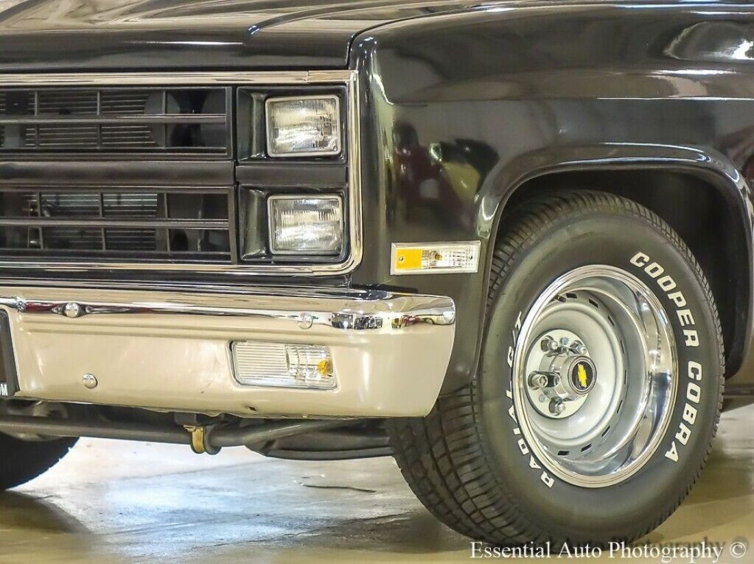 1982 Chevrolet C-10 - photo 3