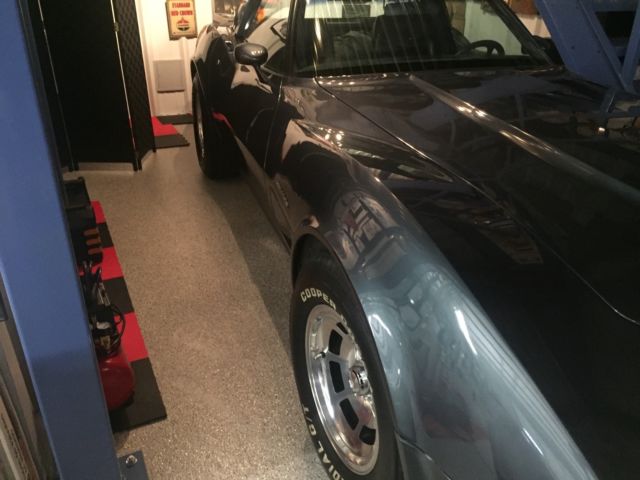 1982 Chevrolet Corvette - photo 10