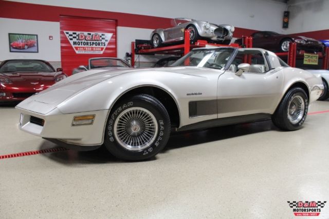 1982 Chevrolet Corvette 17354 Miles Silver Beige Metallic Hatchback V8 5.7L Aut 1982 Chevrolet Corvette N/A