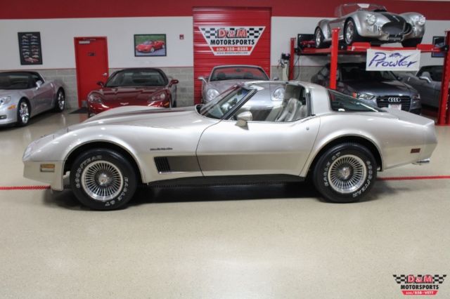 1982 Chevrolet Corvette N/A - photo 2