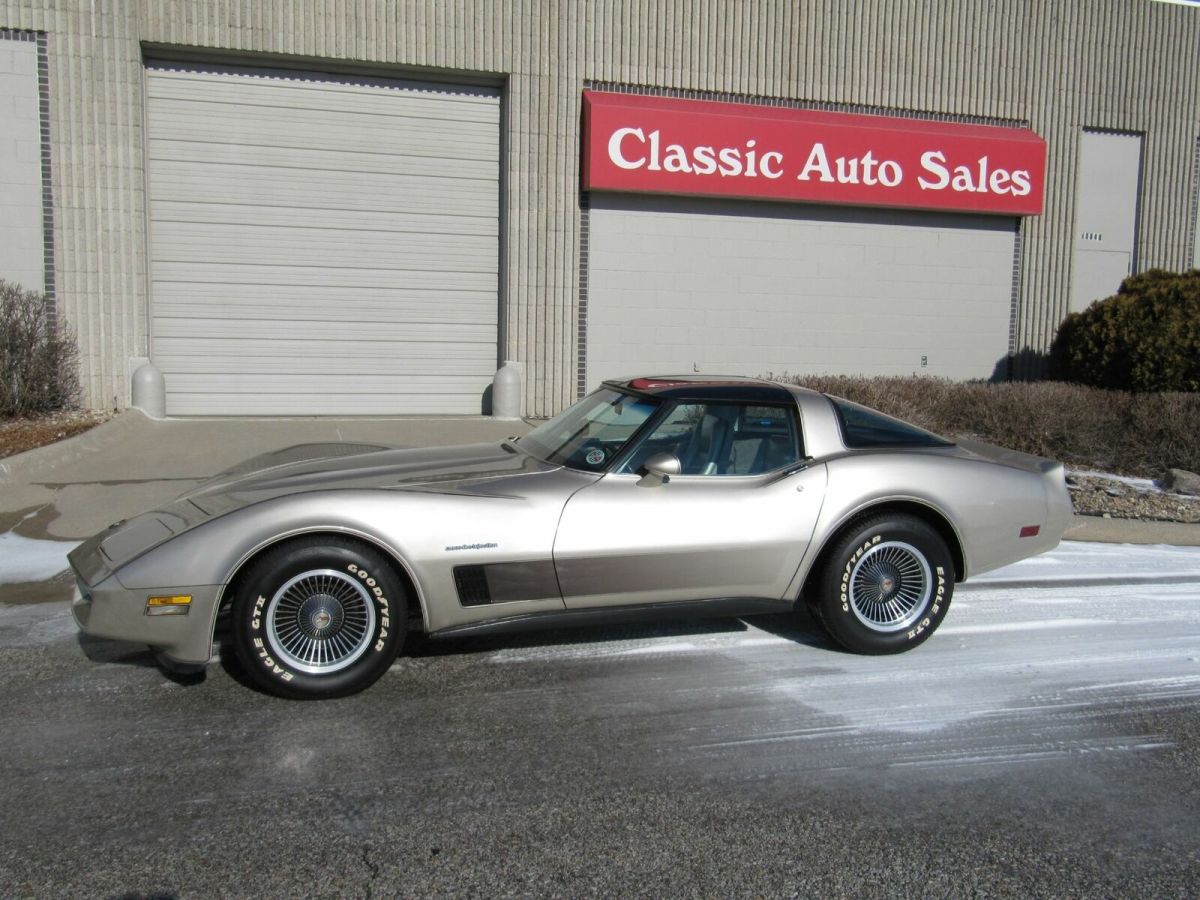 1982 Chevrolet Corvette - photo 2