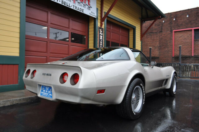 1982 Chevrolet Corvette 1982 Collector Edition 5023 Org Miles!! - photo 3