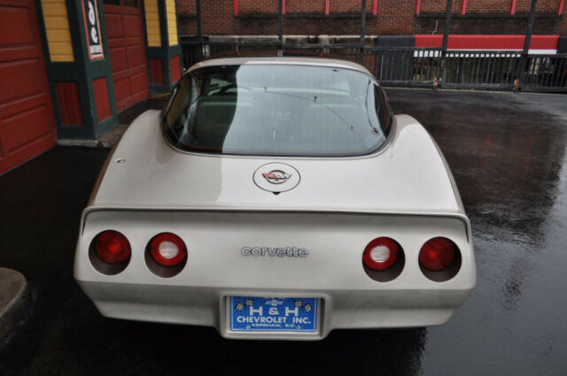 1982 Chevrolet Corvette 1982 Collector Edition 5023 Org Miles!! - photo 4